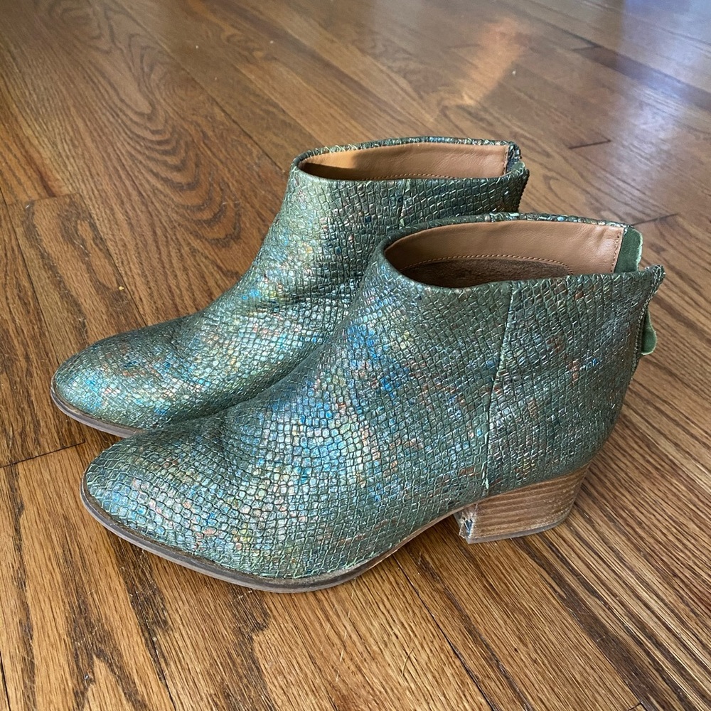 Snakeskin Seychelles Booties